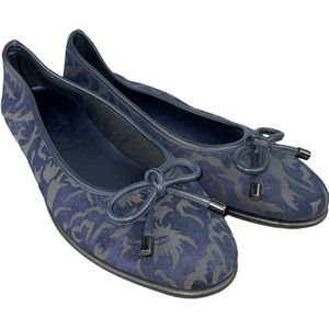 The Flexx Slip On Navy Blue Floral Pattern Suede Leather Flat Size 6